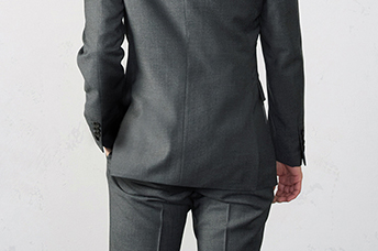 お知らせ一覧 スーツの適切な袖丈 着丈とは 目安を分かりやすくご紹介 P S Fa オンラインストア