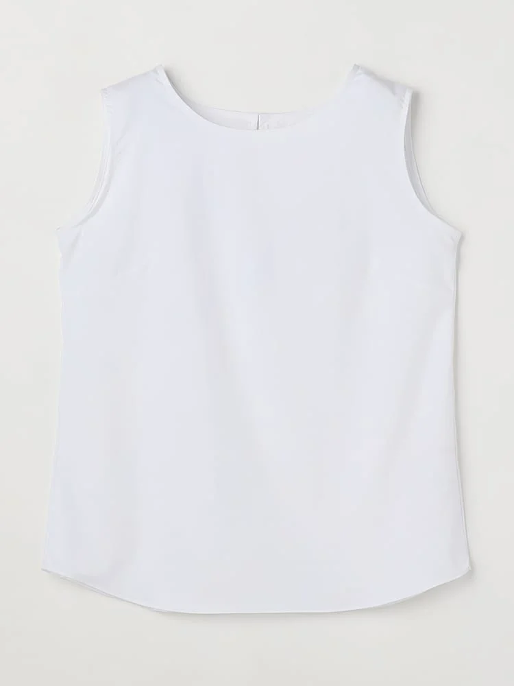 ＜ひんやり接触冷感＞シルク混ノースリーブブラウスホワイト/サックス〈2BUY10％OFF〉