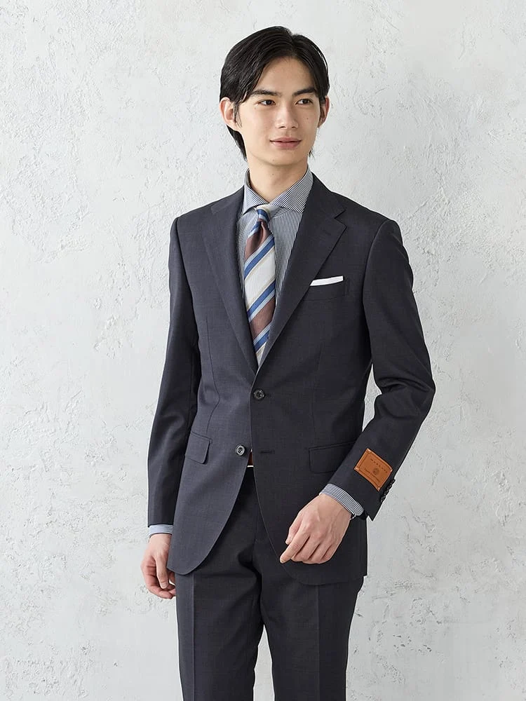 【MARLANE】TRANSCONTINENTS軽量ウール100％3つ釦スーツ無地