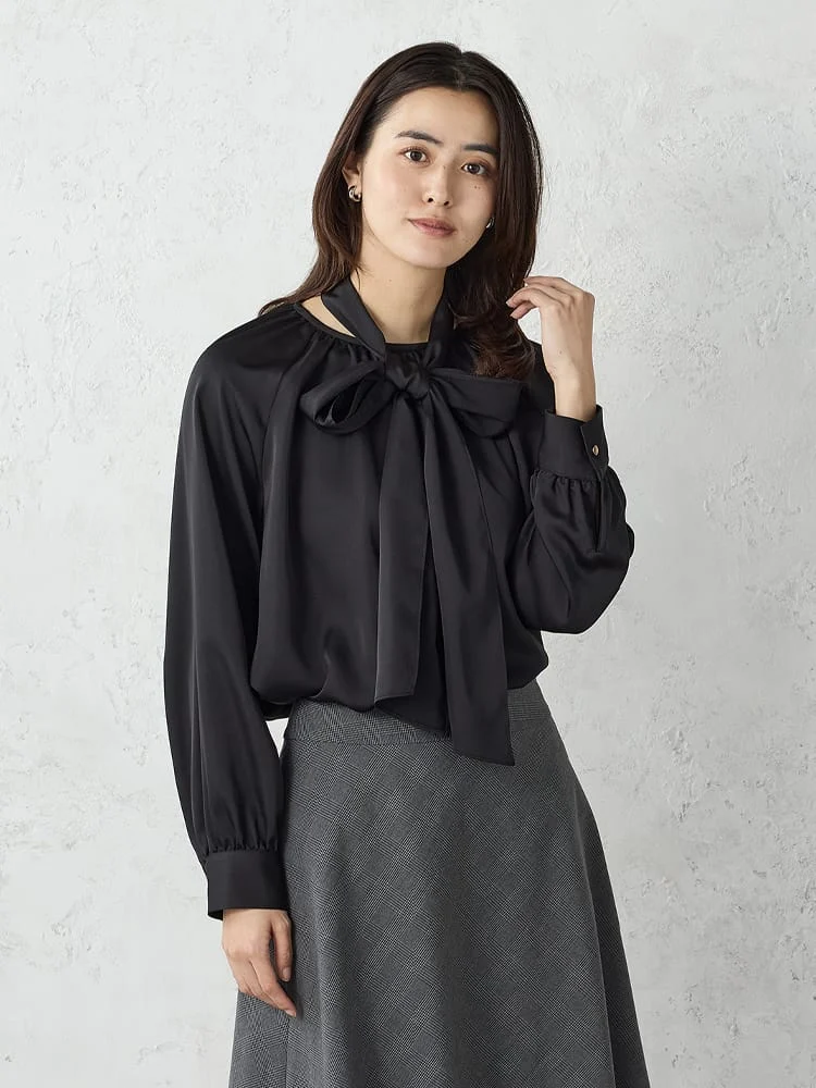 リボンギャザーボウタイブラウスブラック/グレー/ベージュ〈2BUY20％OFF〉
