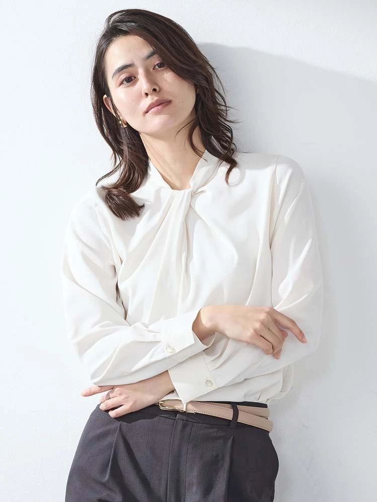 タックボウタイブラウスオフホワイト/グリーン/ネイビー