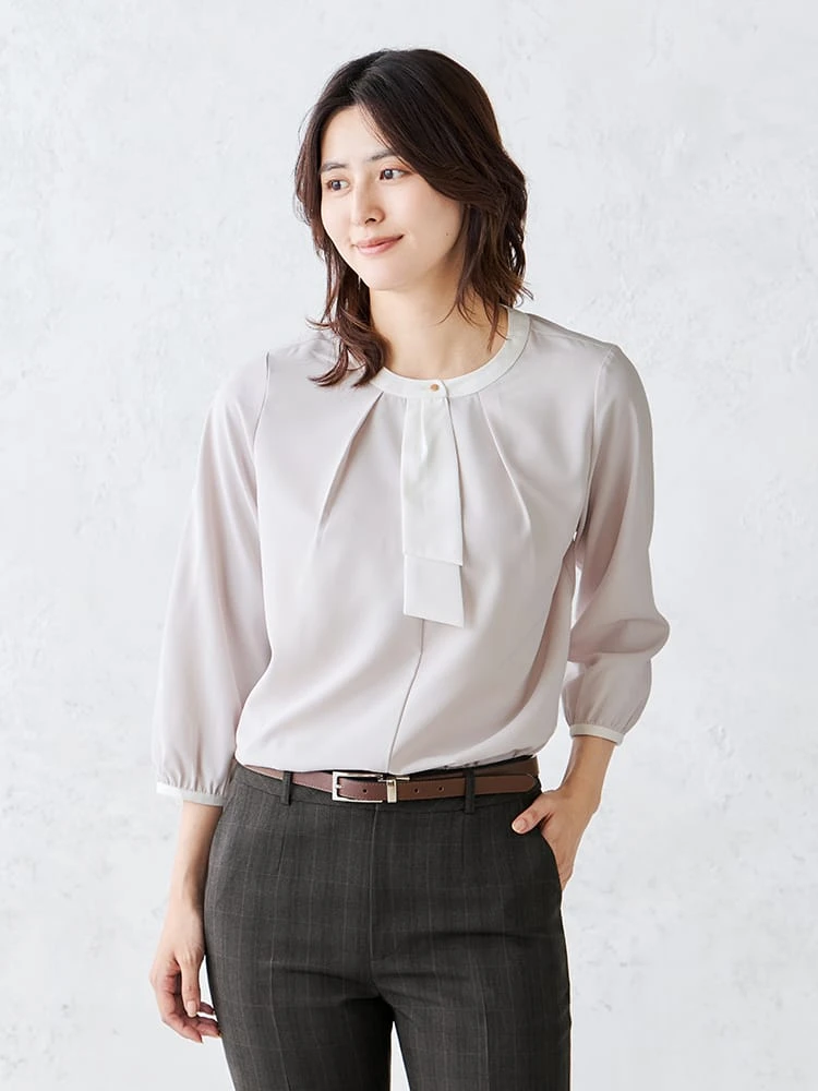 配色ボウタイブラウスオフホワイト/ブラック/ピンク/ベージュ〈2BUY10％OFF〉