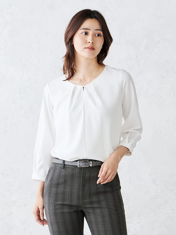 ビジューVネックブラウスオフホワイト/ブラック/ピンク/ベージュ〈2BUY10％OFF〉