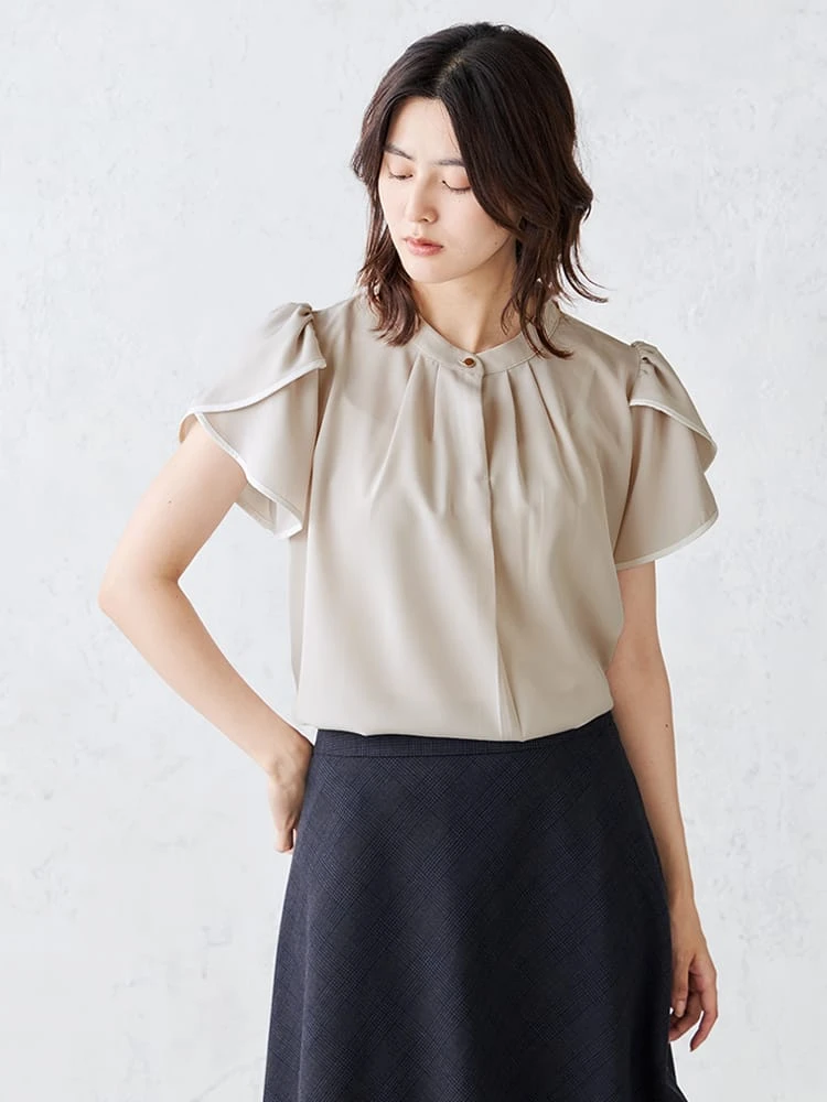 チューリップスリーブブラウスオフホワイト/サックス/ベージュ〈2BUY10％OFF〉